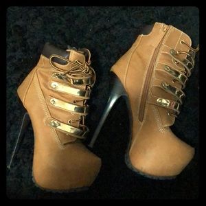 👢Brown military style boots 👢